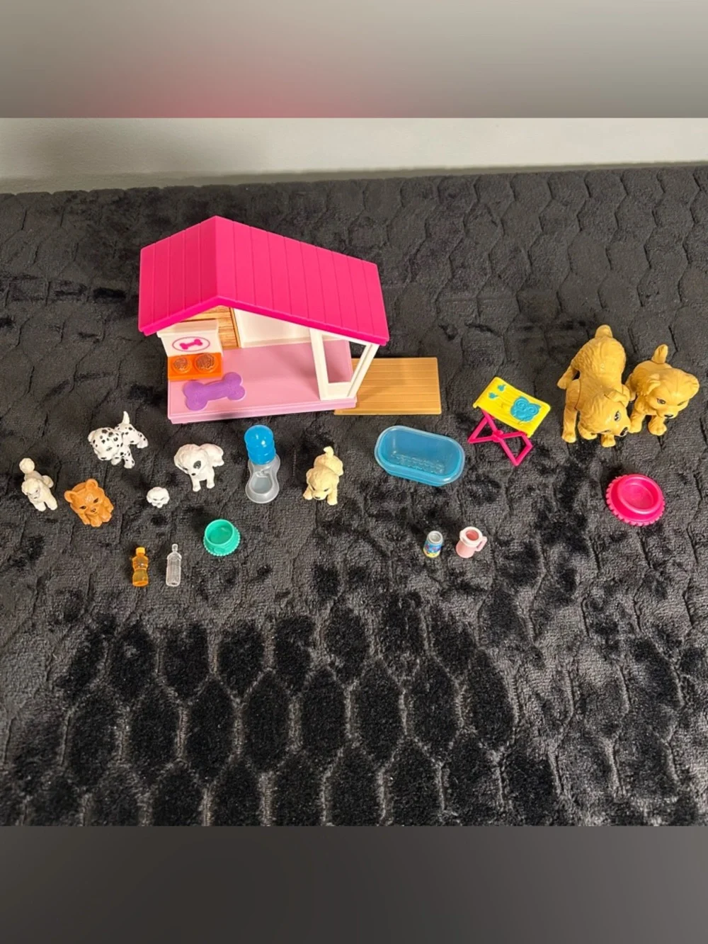 Barbie Doghouse Dogs and Accessories Bundle - Picture 11 of 14